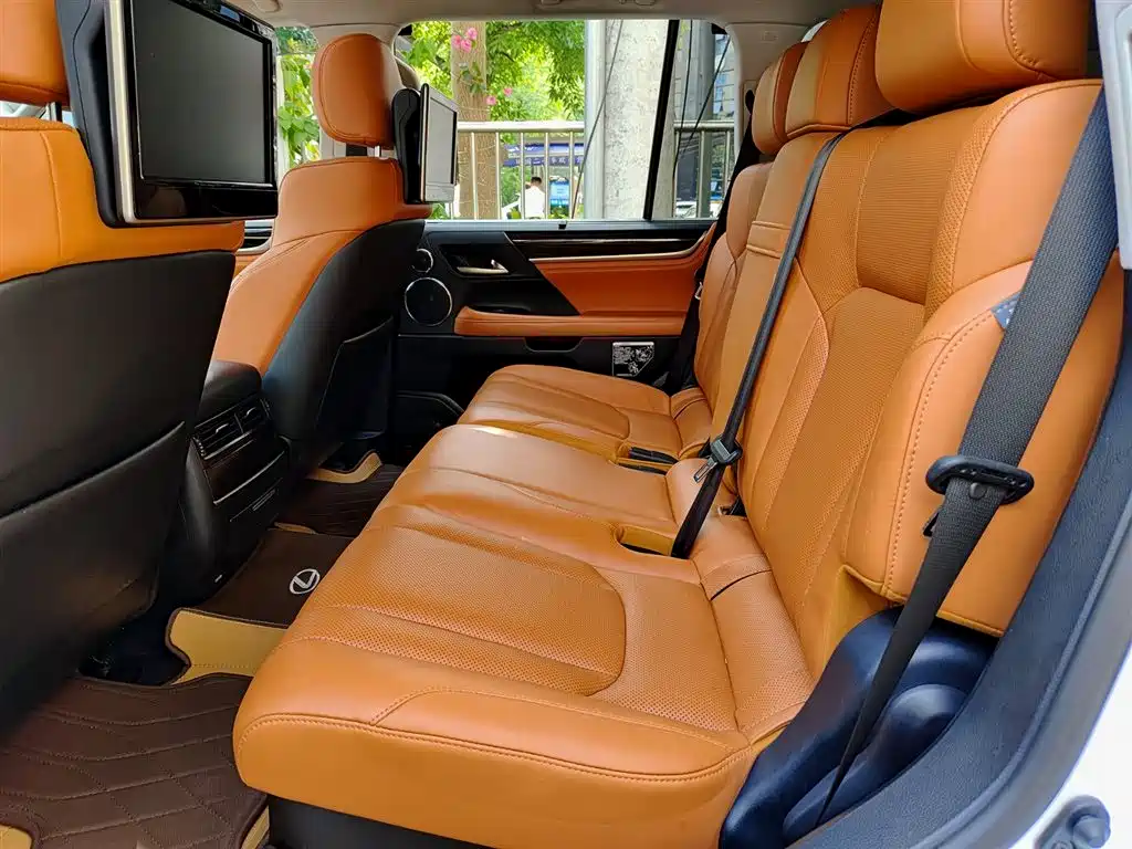 Lexus LX 2016 570 Dynamic Luxury Edition фото 8