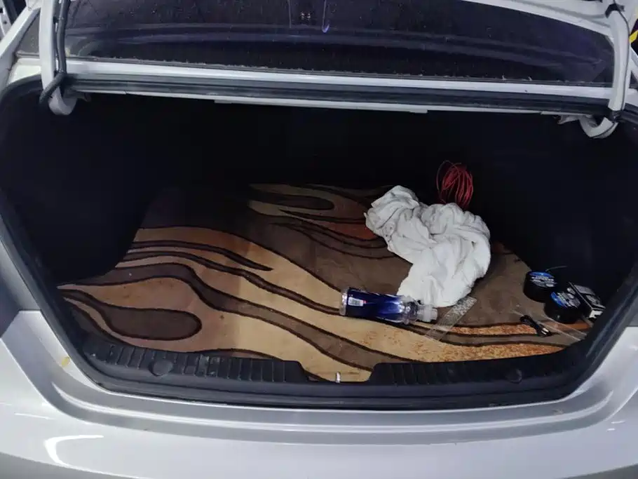 Photo 4 - Hyundai Sonata