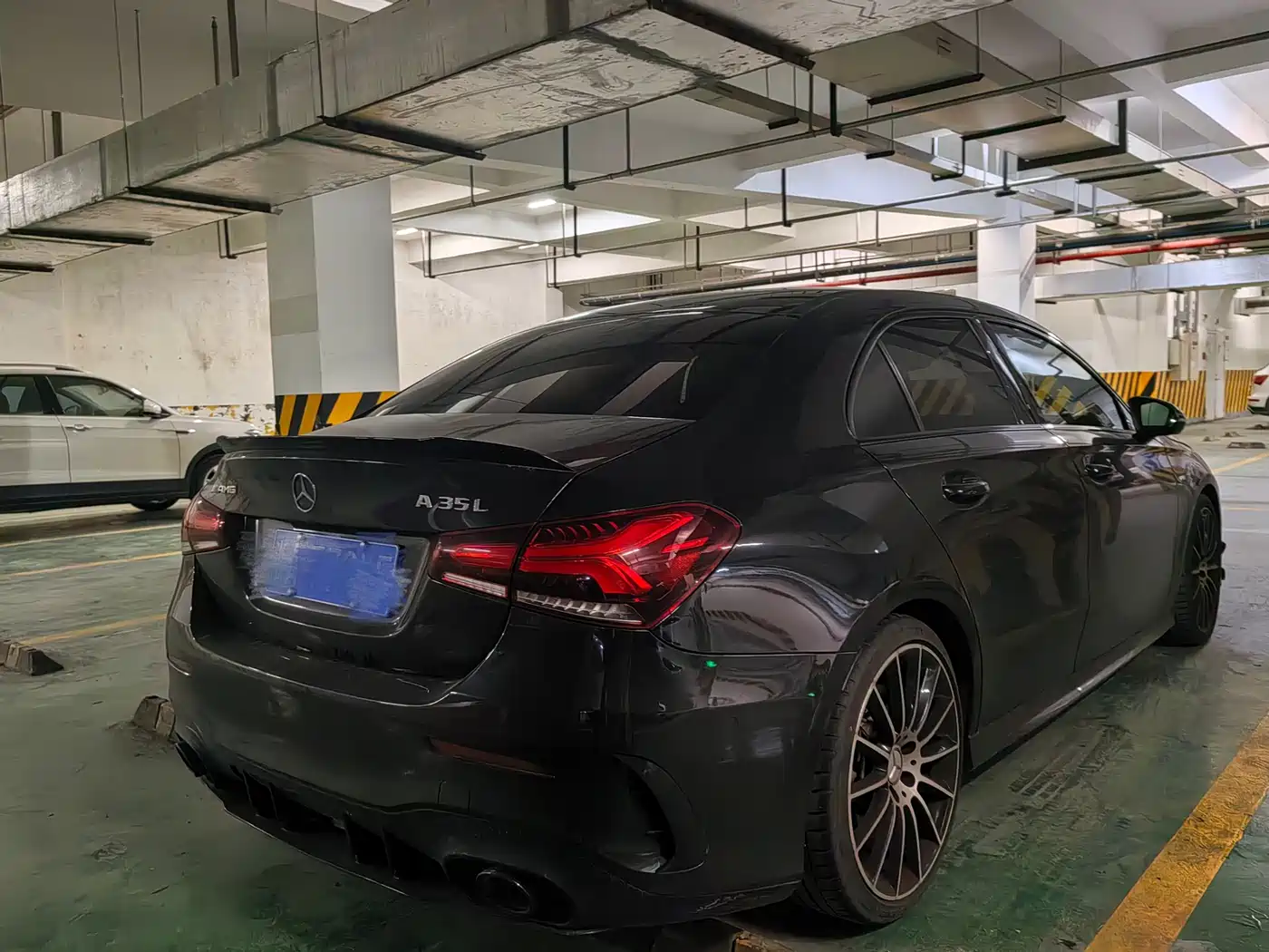 Mercedes-Benz A-Class AMG 2019 AMG A 35 L 4MATIC фото 4