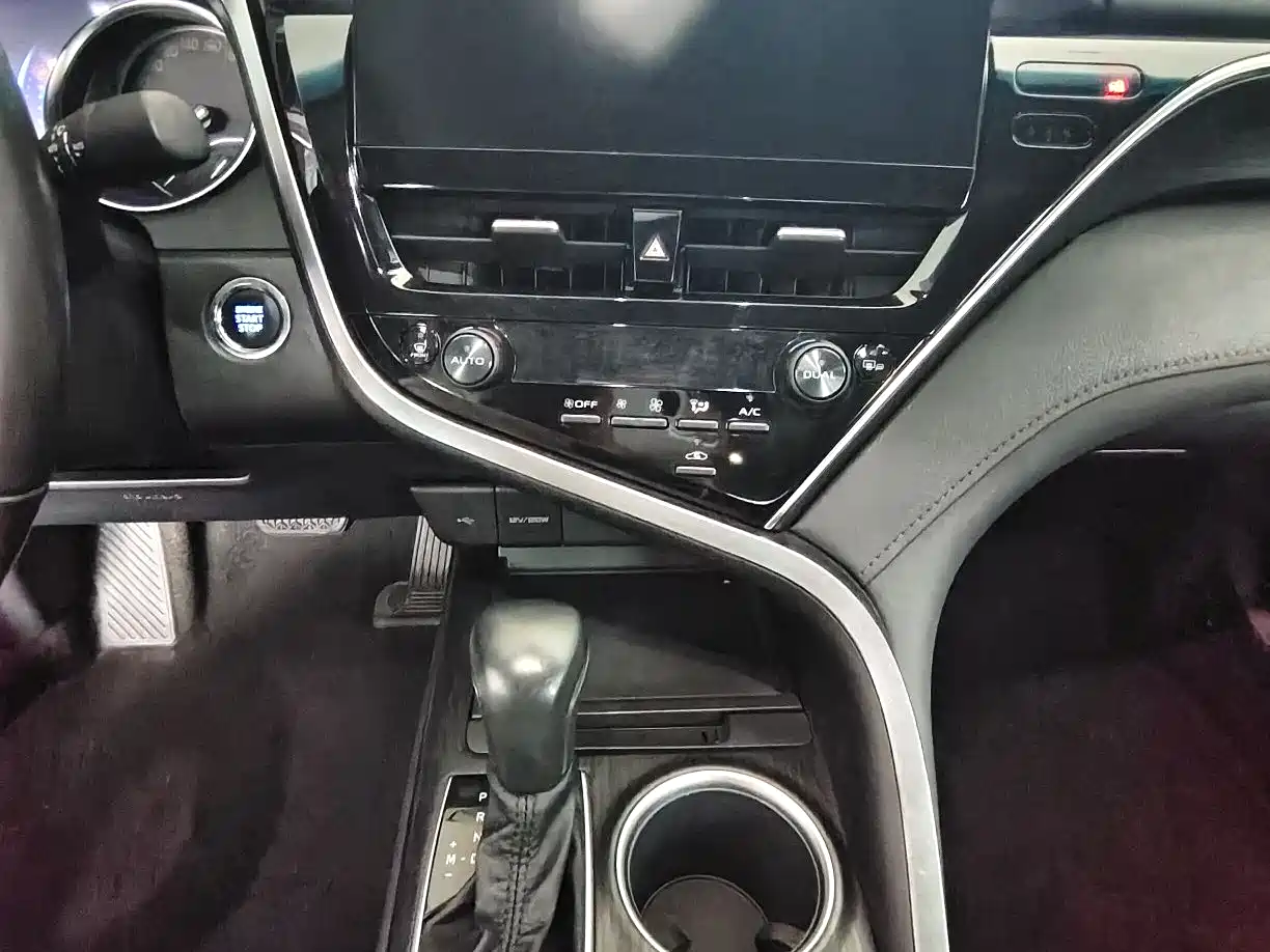 Toyota Camry 2021 2.0G Luxury Edition фото 10