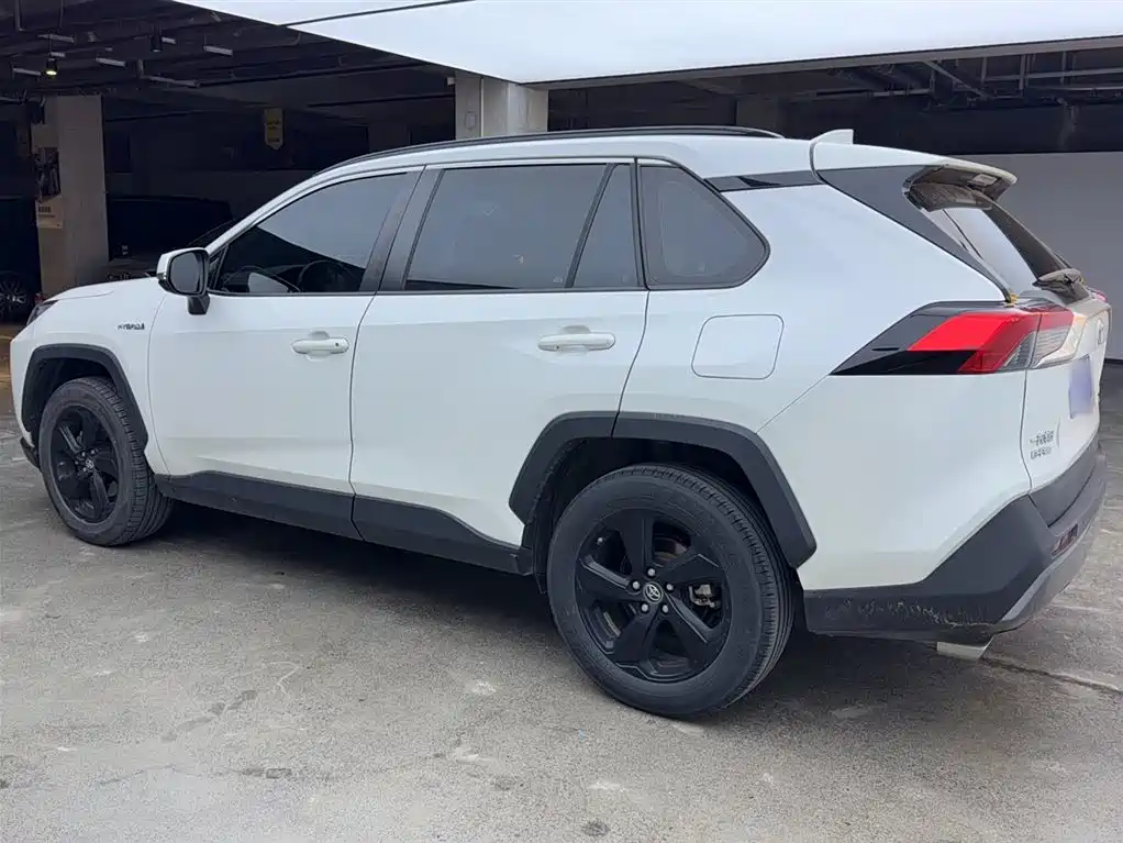 Toyota RAV4 Rongfang 2020 Hybrid 2.5L E-CVT AWD Flagship Edition фото 7