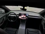 Photo 6 - Tesla Model Y