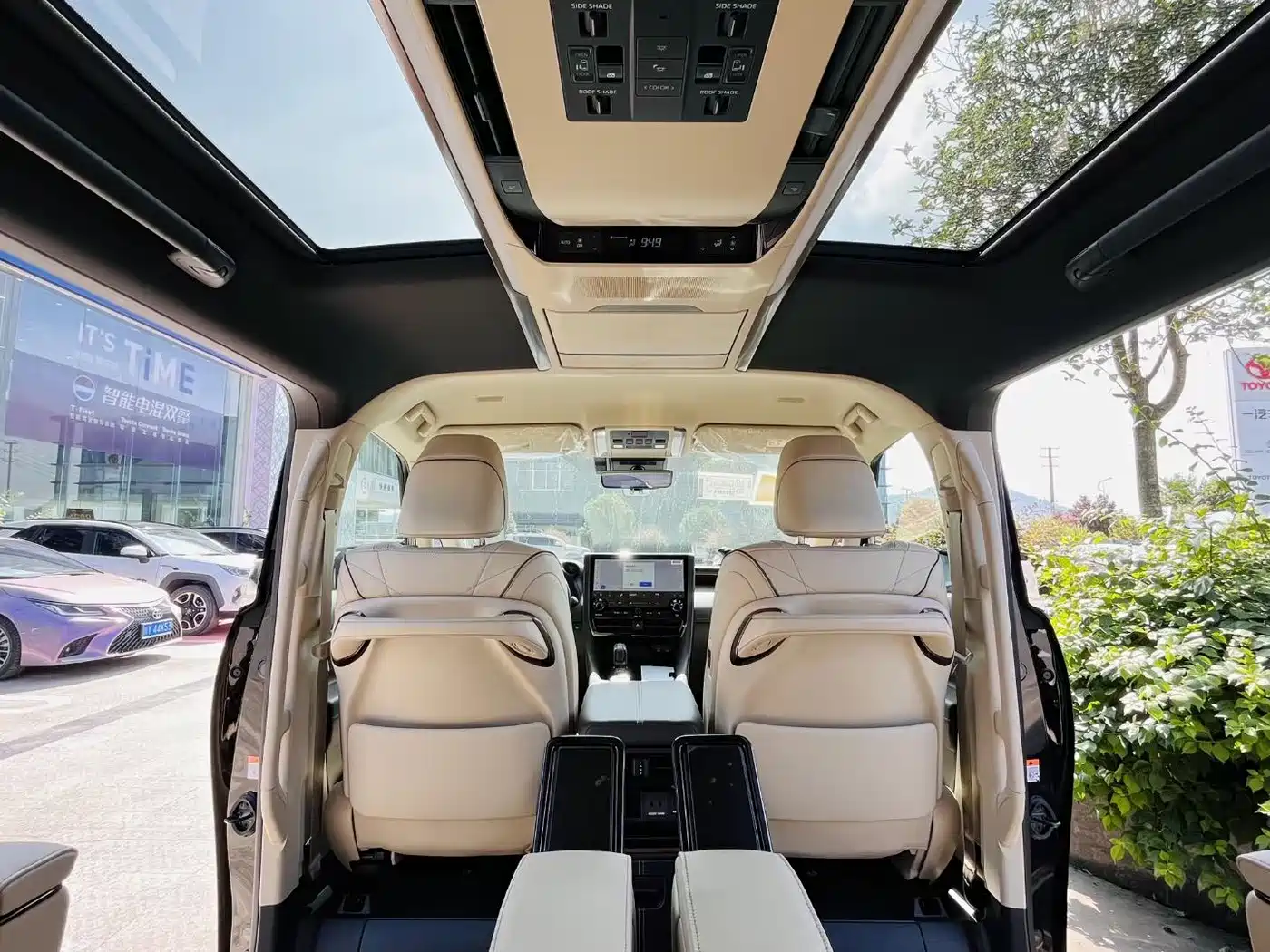 Toyota Vellfire 2024 Crown Hybrid 2.5L Executive Premium Edition фото 5