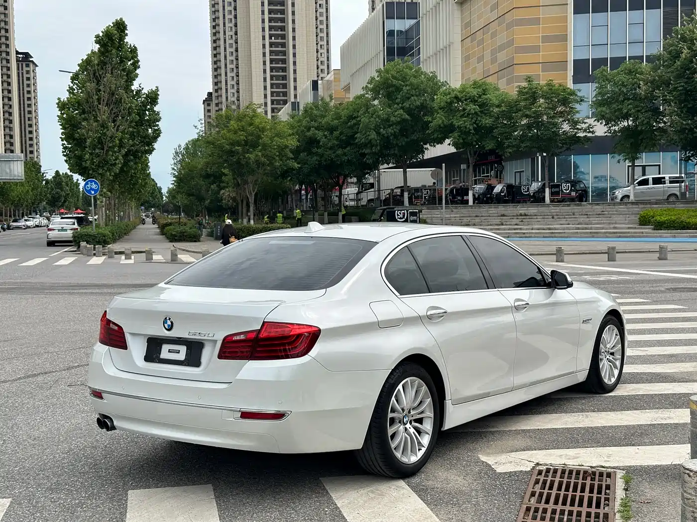BMW 5 Series 2014 525Li Luxury Design Package фото 13