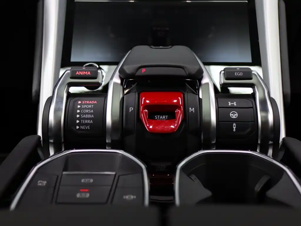 Фото 21 - Lamborghini Urus
