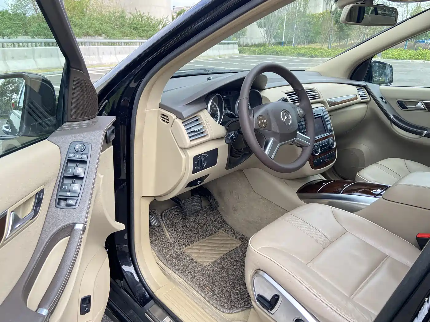 Mercedes-Benz R-Class 2011 R 350 L 4MATIC фото 9