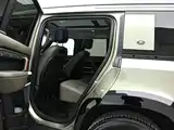 Photo 13 - Land Rover Defender