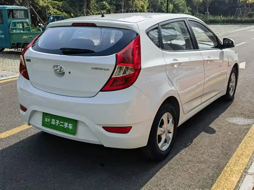 صورة 7 - Hyundai Reina