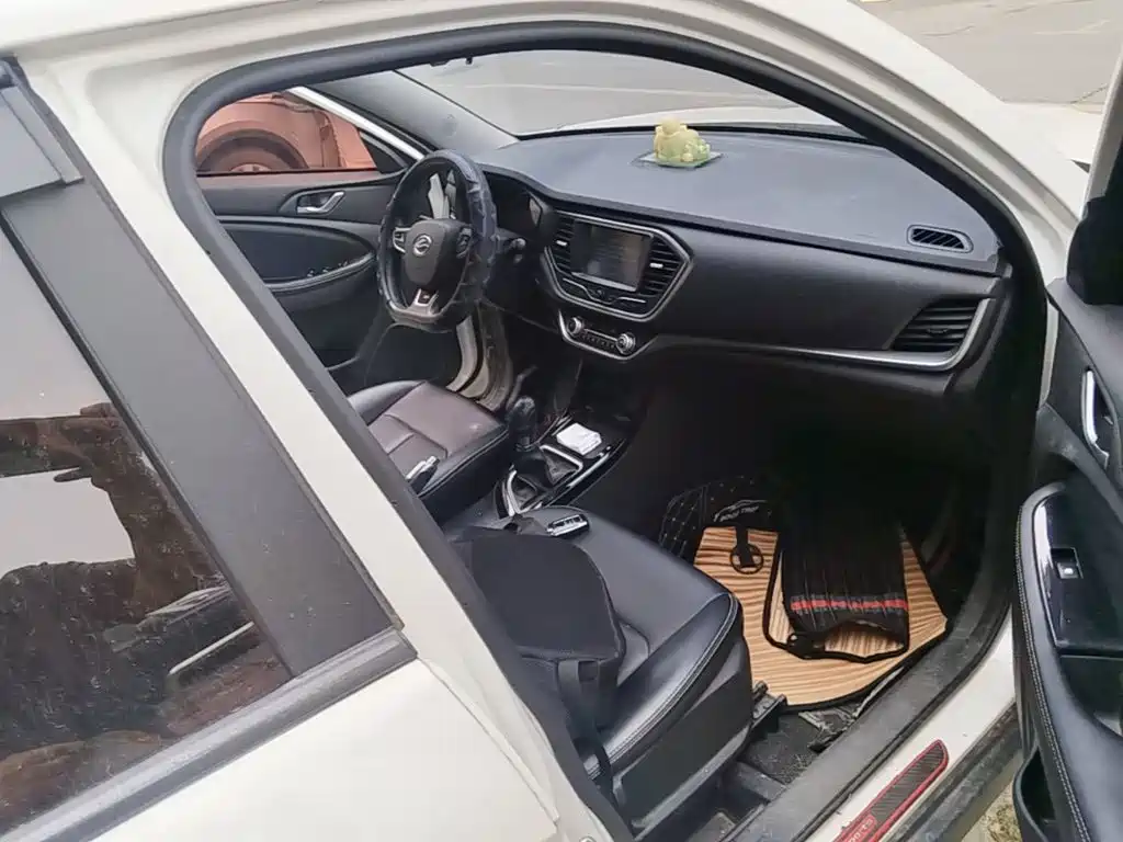 Landwind X2 2018 2017 1.6L Manual Sharp Edition