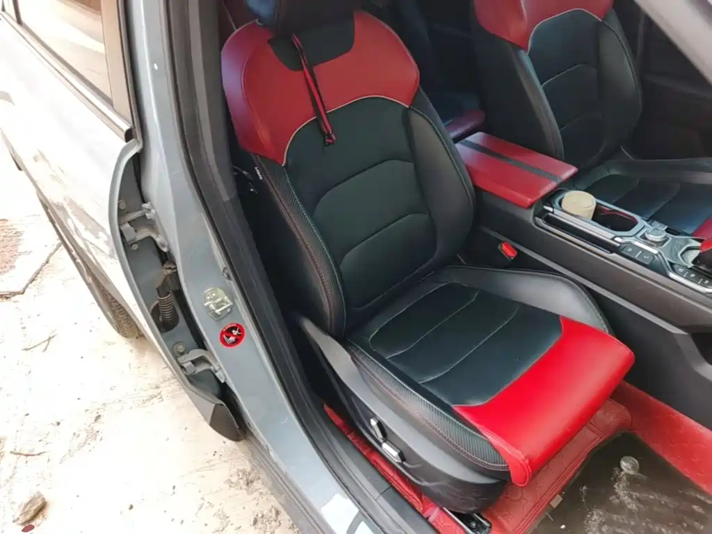 Фото 25 - Geely ICON
