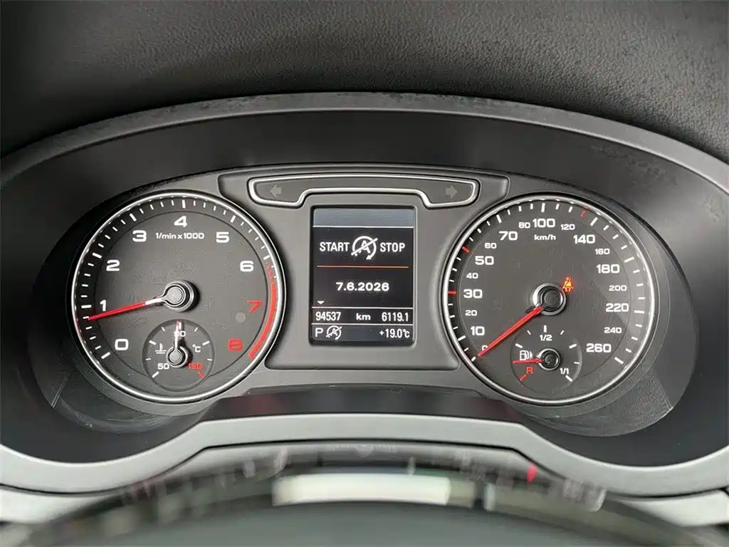 Photo 10 - Audi Q3