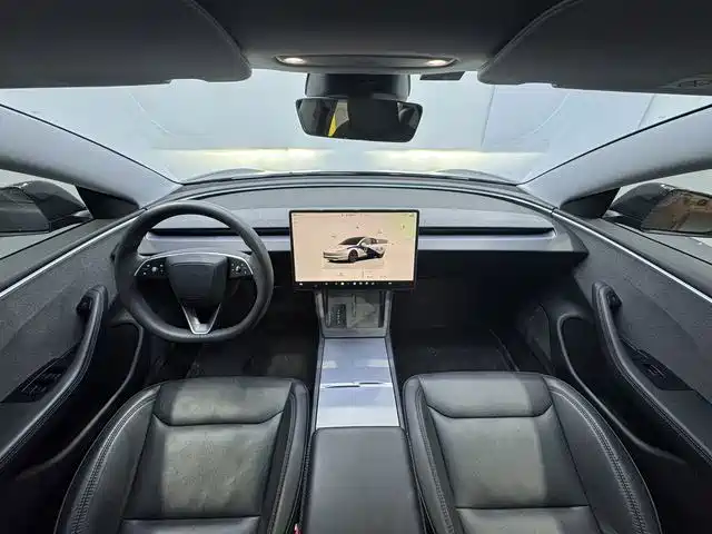Фото 9 - Tesla Model 3