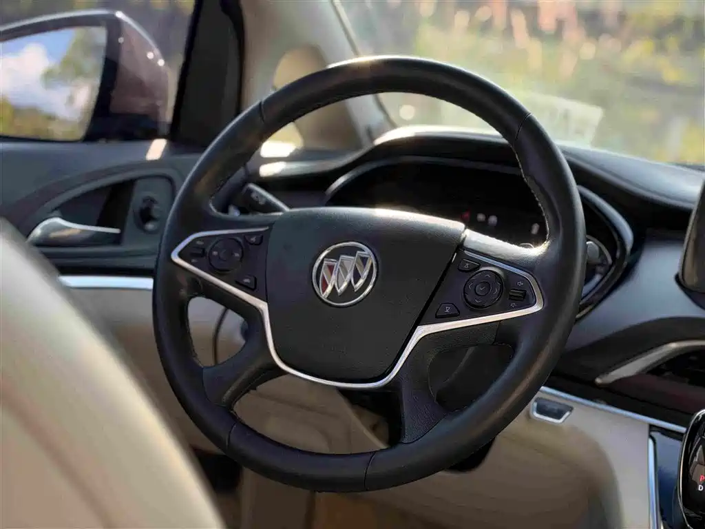 Фото 15 - Buick GL8