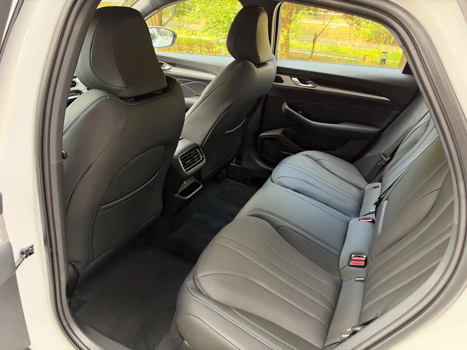 Фото 7 - Geely Preface