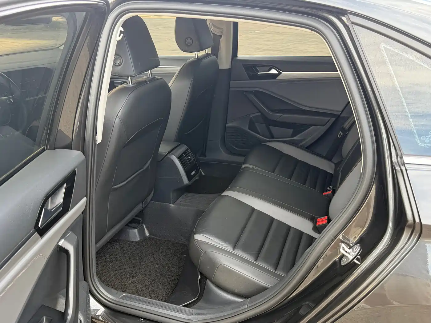 Volkswagen Sagitar, миниатюра 11