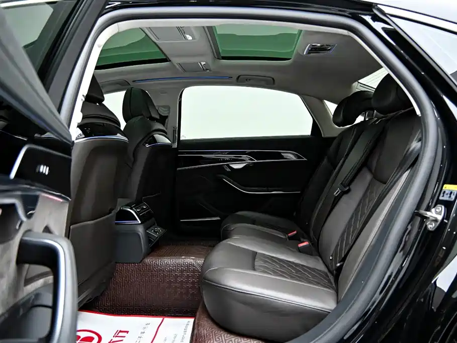 Audi A8 New Energy 2022 A8L 60 TFSIe quattro Collector's Edition фото 12