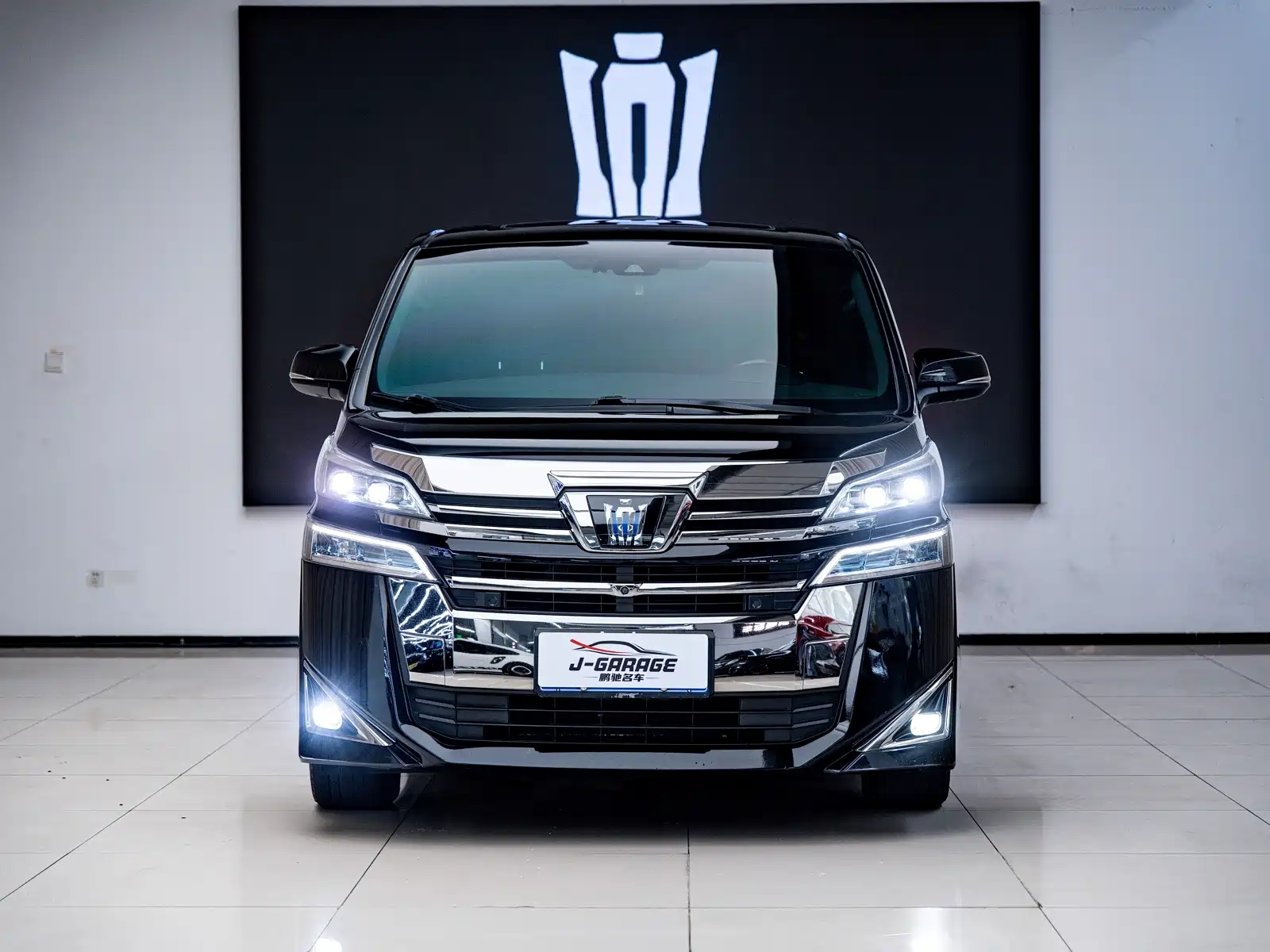 Фото 2 - Toyota Vellfire