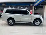 Фото 4 - Mitsubishi Pajero (Import)