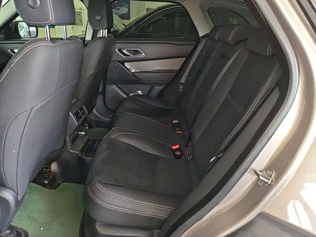 Photo 17 - Land Rover Range Rover Velar