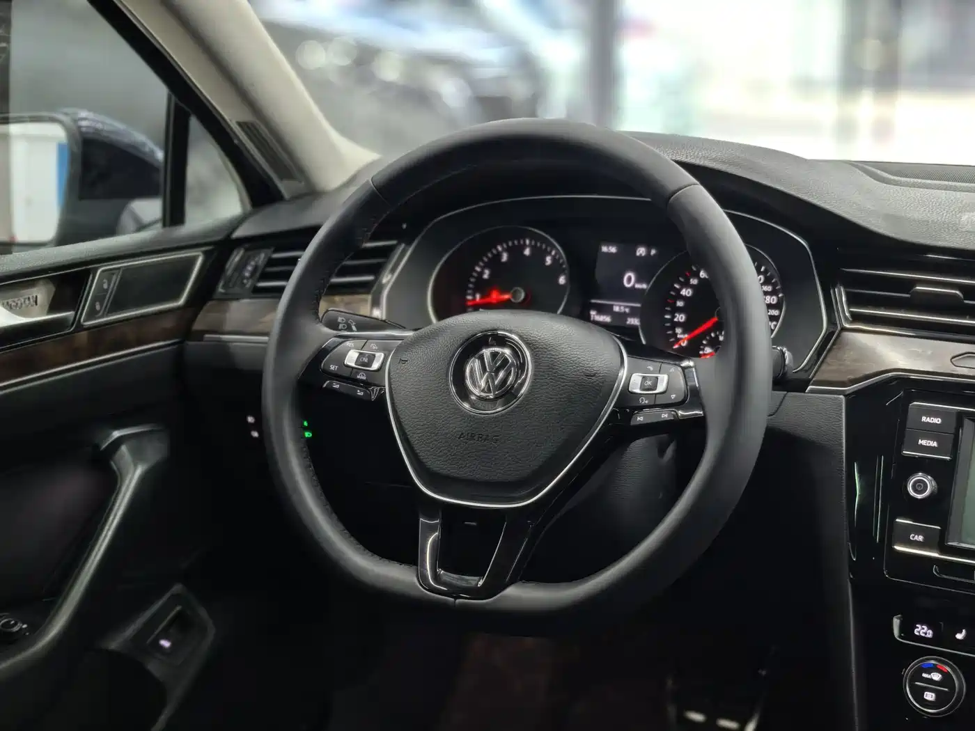 Volkswagen Magotan 2017 330TSI DSG Luxury фото 20