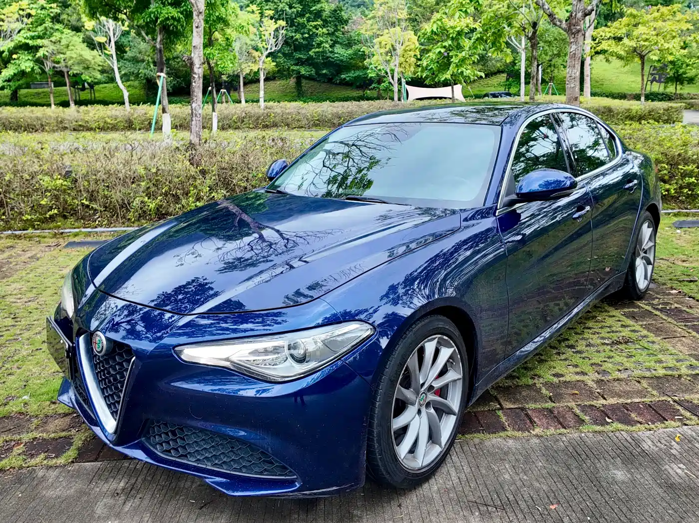 Alfa Romeo Giulia 2019 2017 2.0T 200HP Luxury Edition
