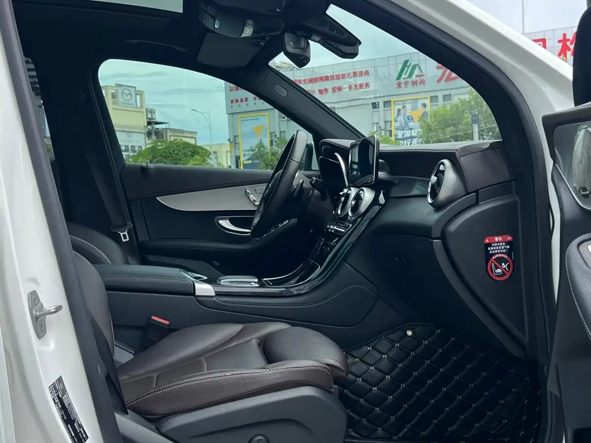 Mercedes-Benz GLC 2021 GLC 260 L 4MATIC Sporty фото 11