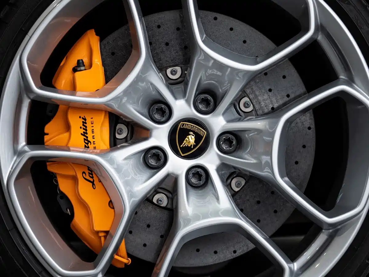 Фото 7 - Lamborghini Huracán