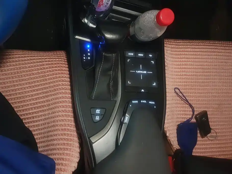 Lexus UX 2021 2020 260h Explore Cool Edition