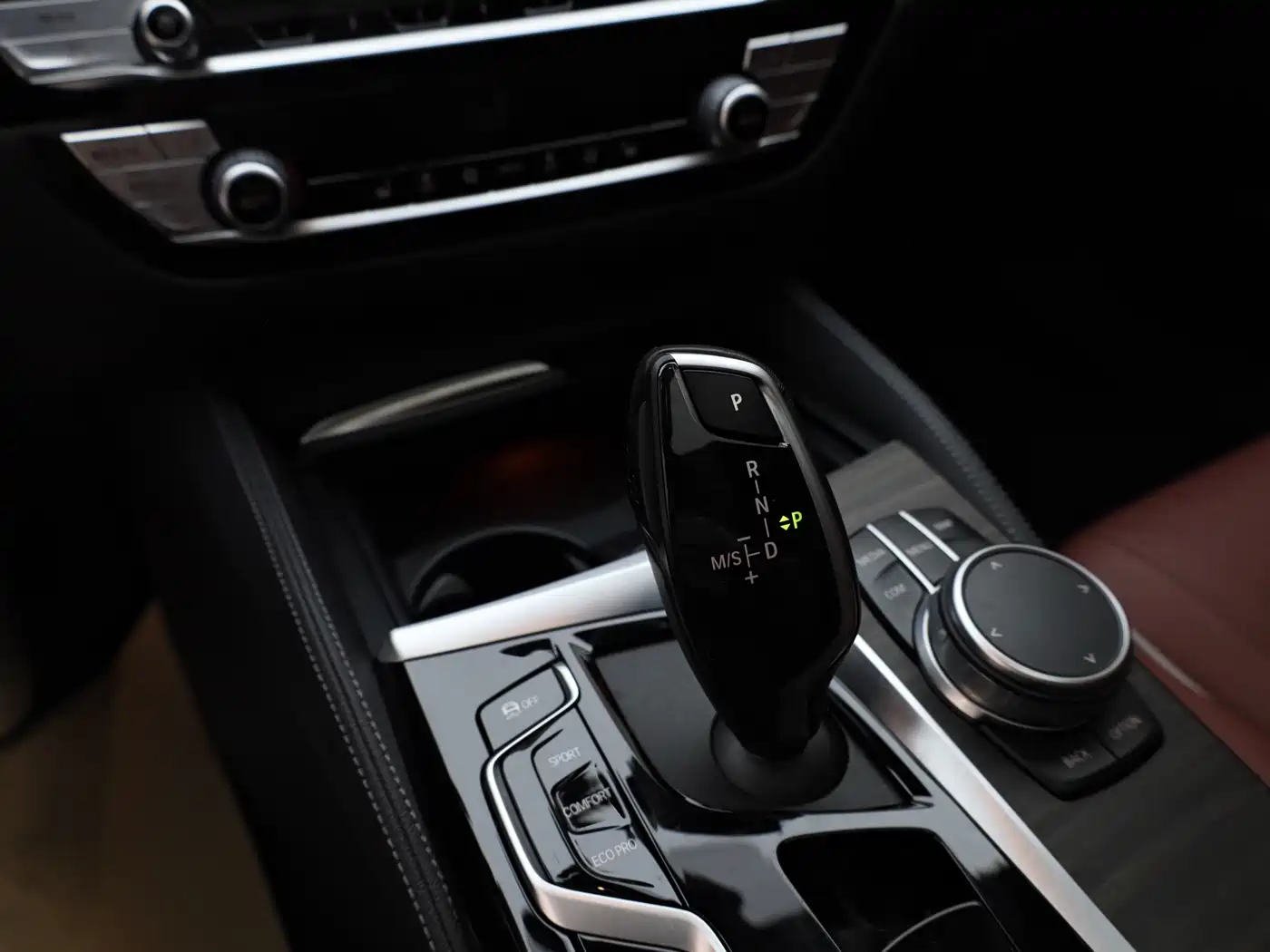 BMW 5 Series 2022 Facelift 530Li Leading M Sport Package фото 14