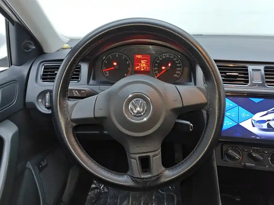 Volkswagen Santana 2015 1.4L Manual Trend Edition фото 15