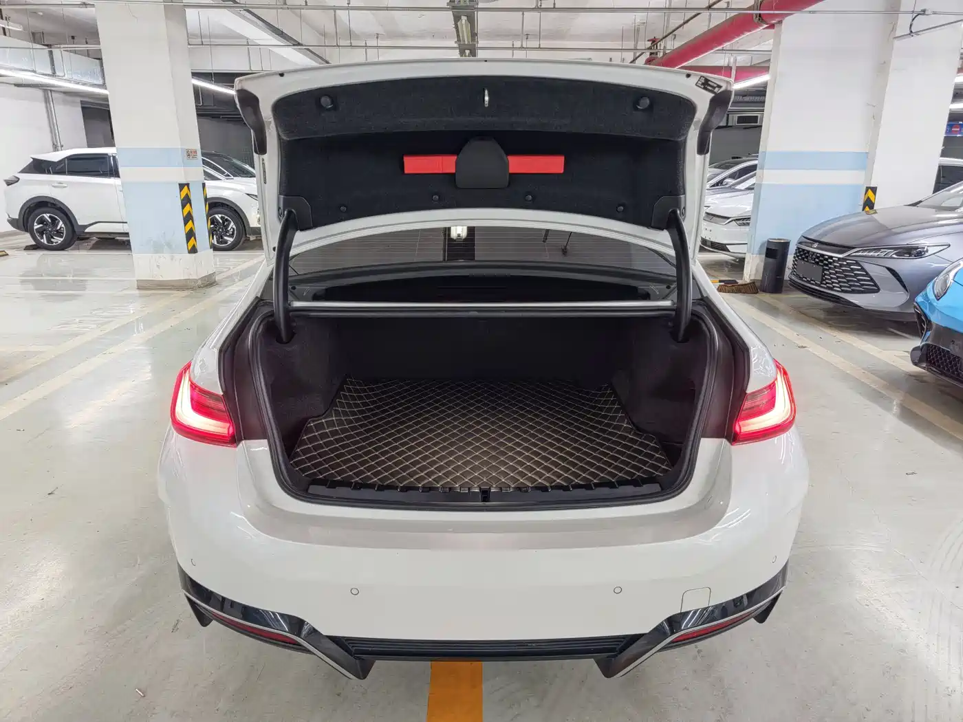 BMW i3 2022 eDrive 35 L фото 22