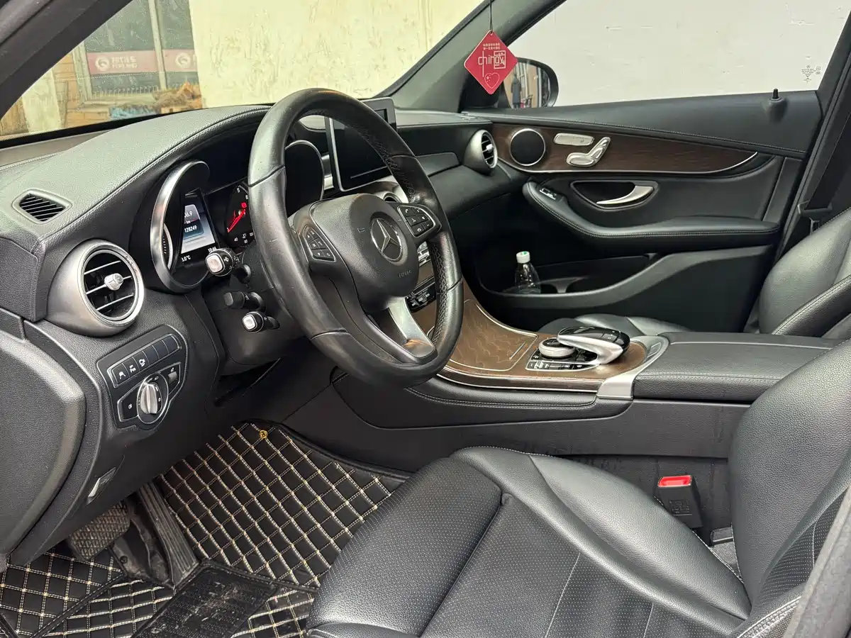 Mercedes-Benz GLC 2018 Facelift GLC 300 4MATIC Dynamic фото 8