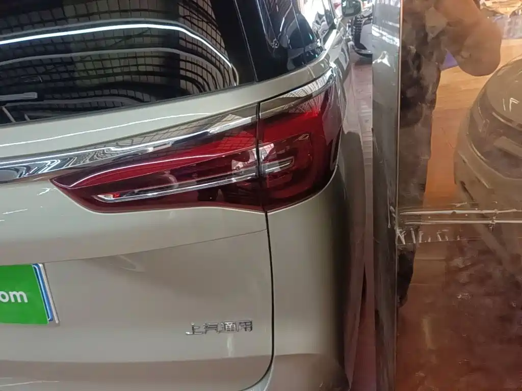 Фото 8 - Buick GL8