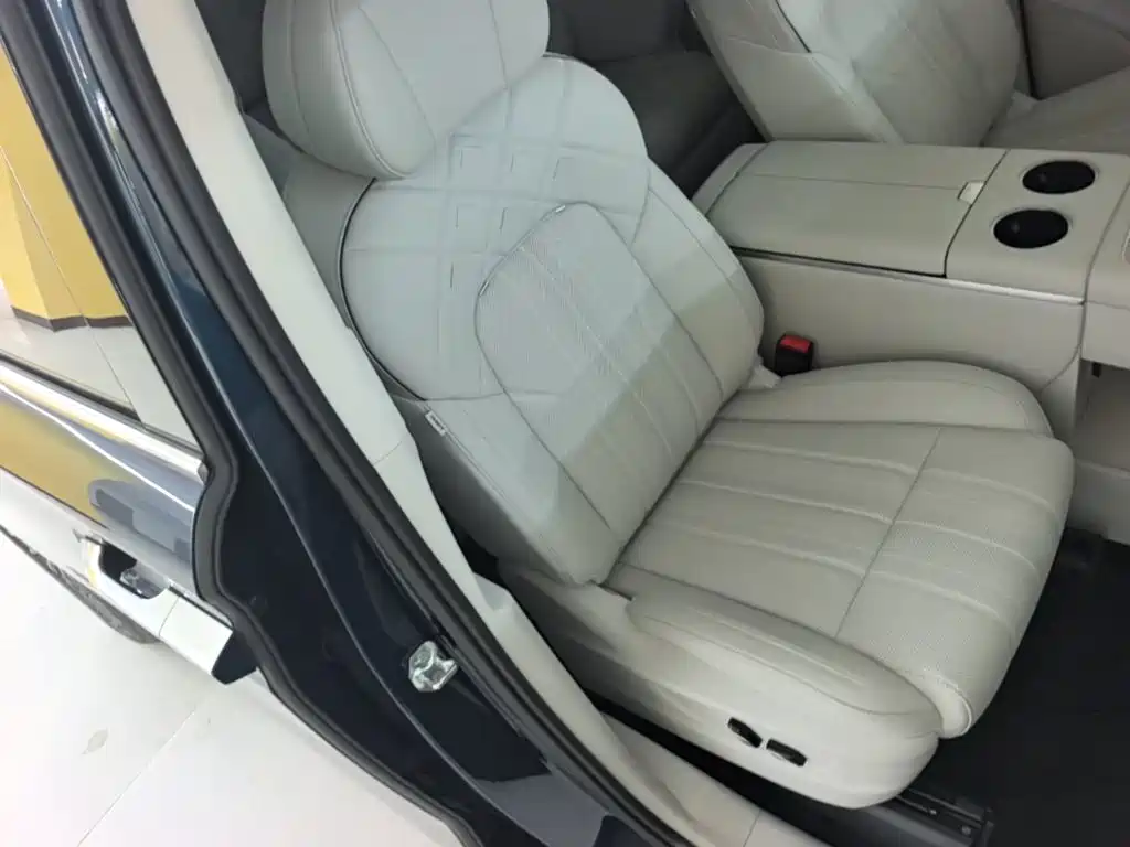 Voyah Dreamer 2026 2025 Model PHEV Basic Version