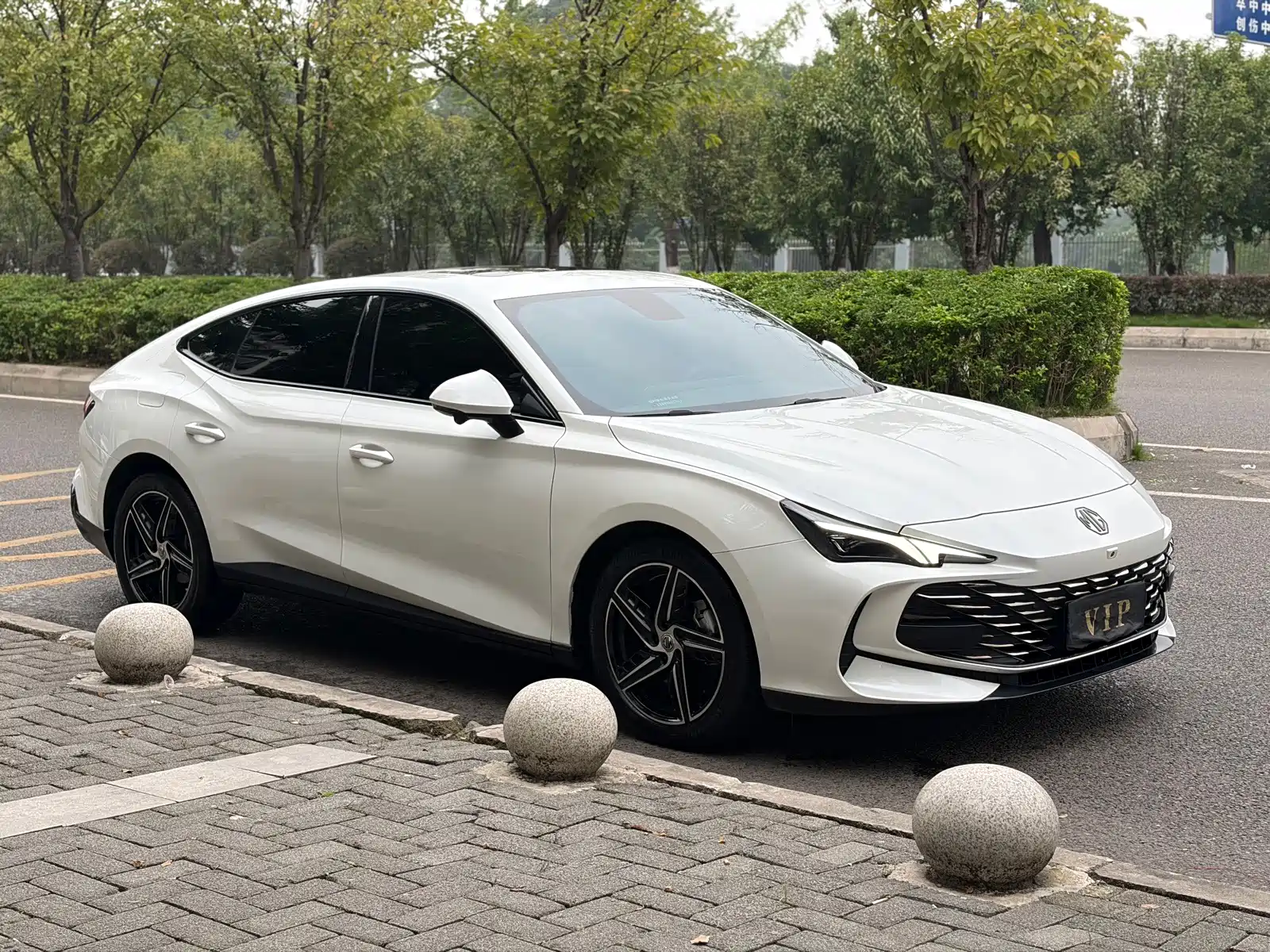 Фото 2 - MG MG7