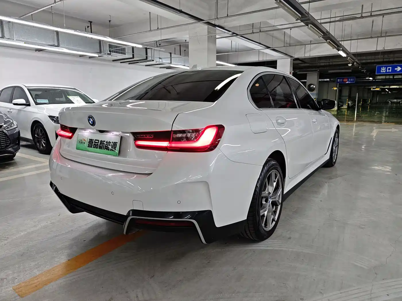 BMW i3 2022 eDrive 35 L фото 20