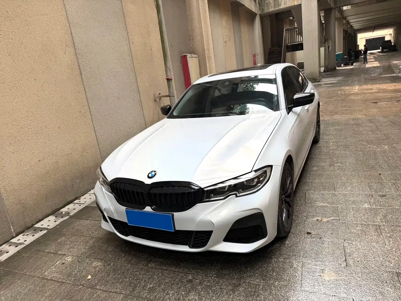BMW 3 SERIES