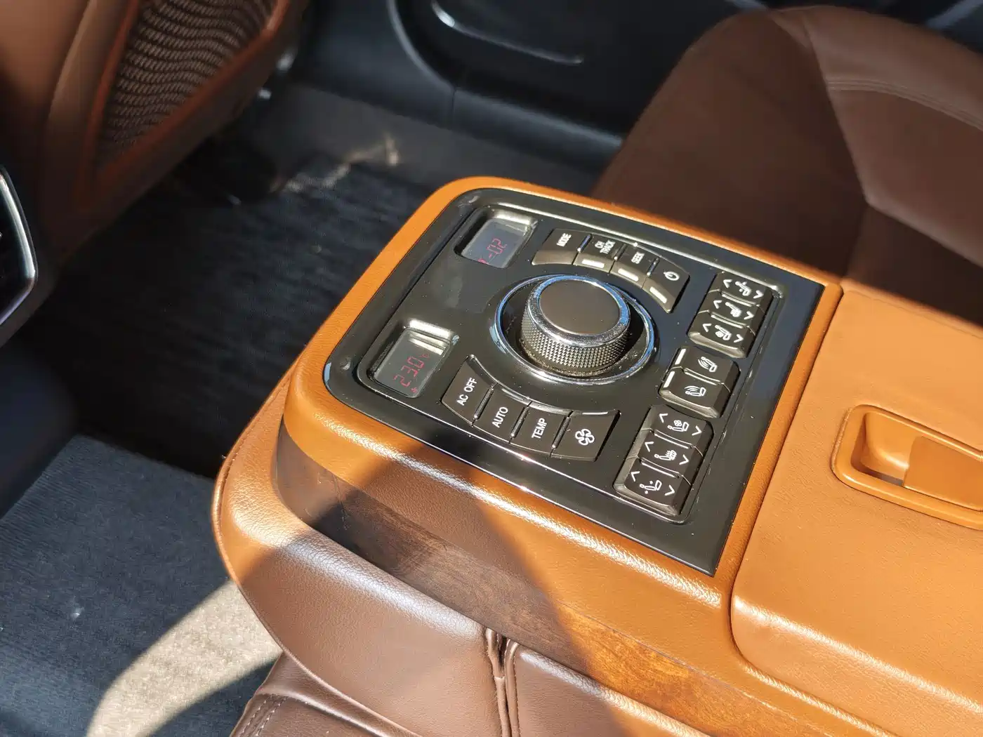 Hongqi H7 2016 2015 2.0T Luxury