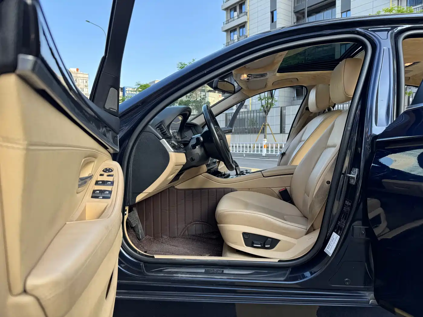 BMW 5 Series 2013 525Li Luxury фото 12