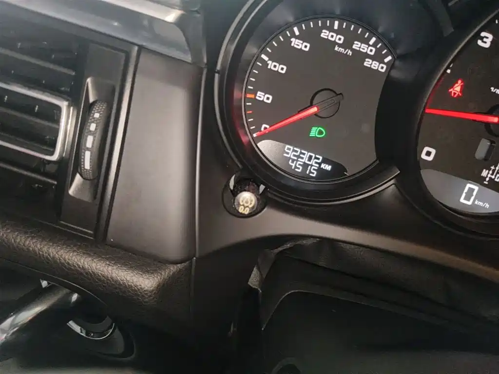 Porsche Macan 2018 Macan 2.0T фото 19