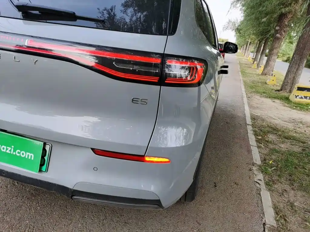 Фото 8 - Geely Galaxy Galaxy E5