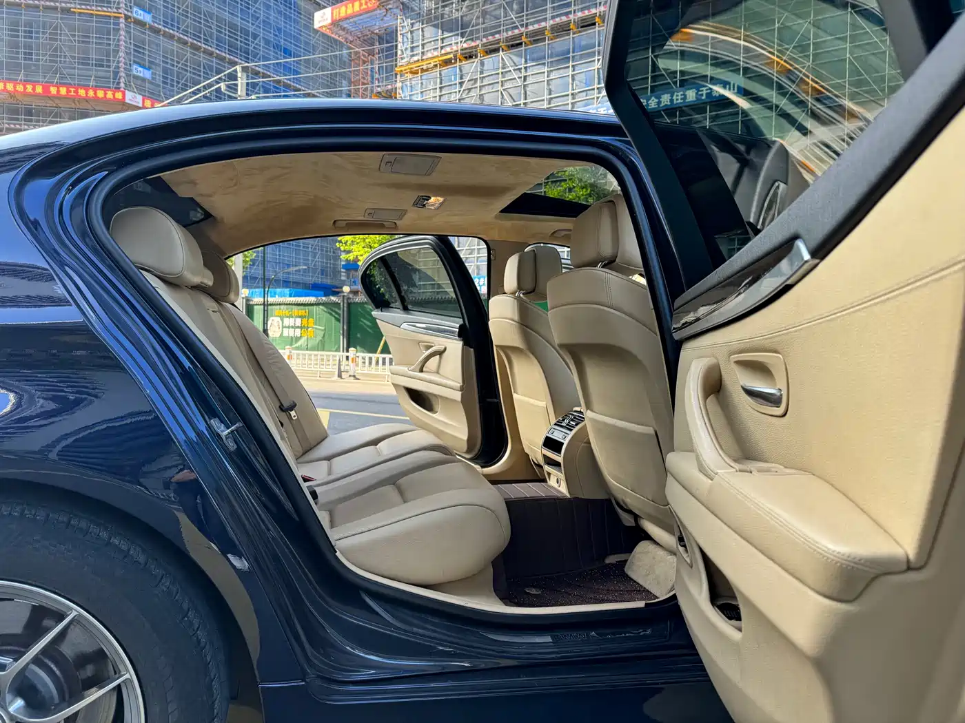 BMW 5 Series 2013 525Li Luxury фото 14
