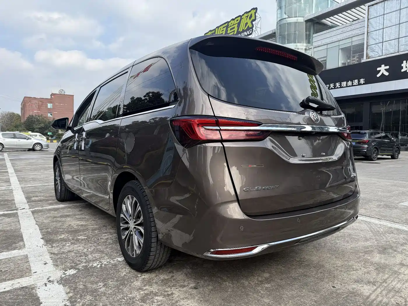Buick GL8 2021 Land Business Class 652T Luxury фото 8