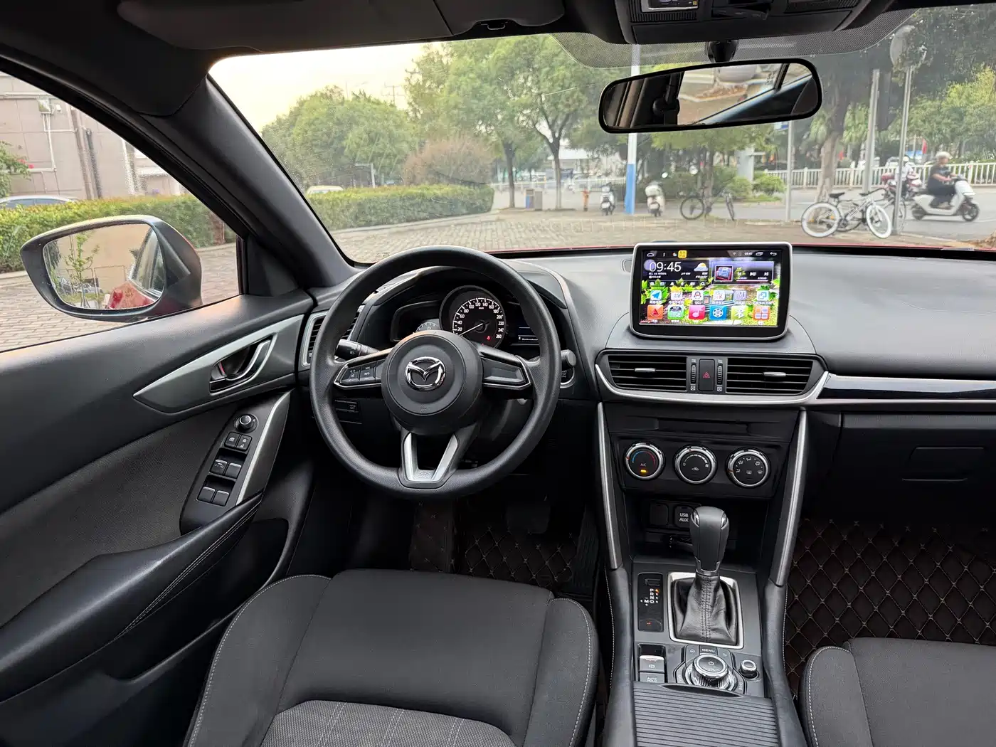Photo 7 - Mazda CX-4