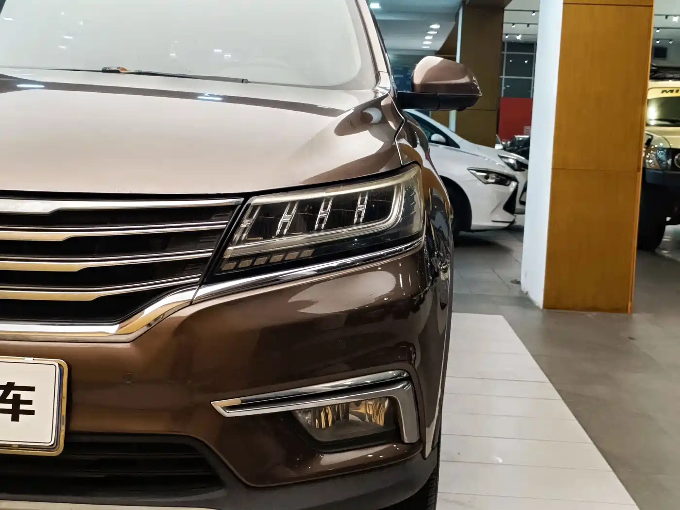 Фото 2 - Roewe RX5