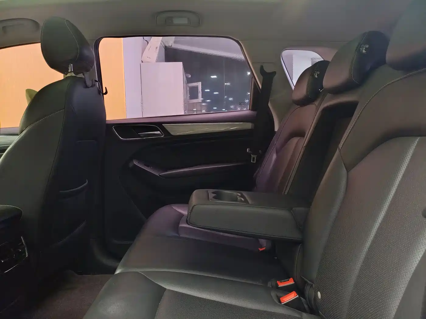 Фото 21 - Roewe RX5