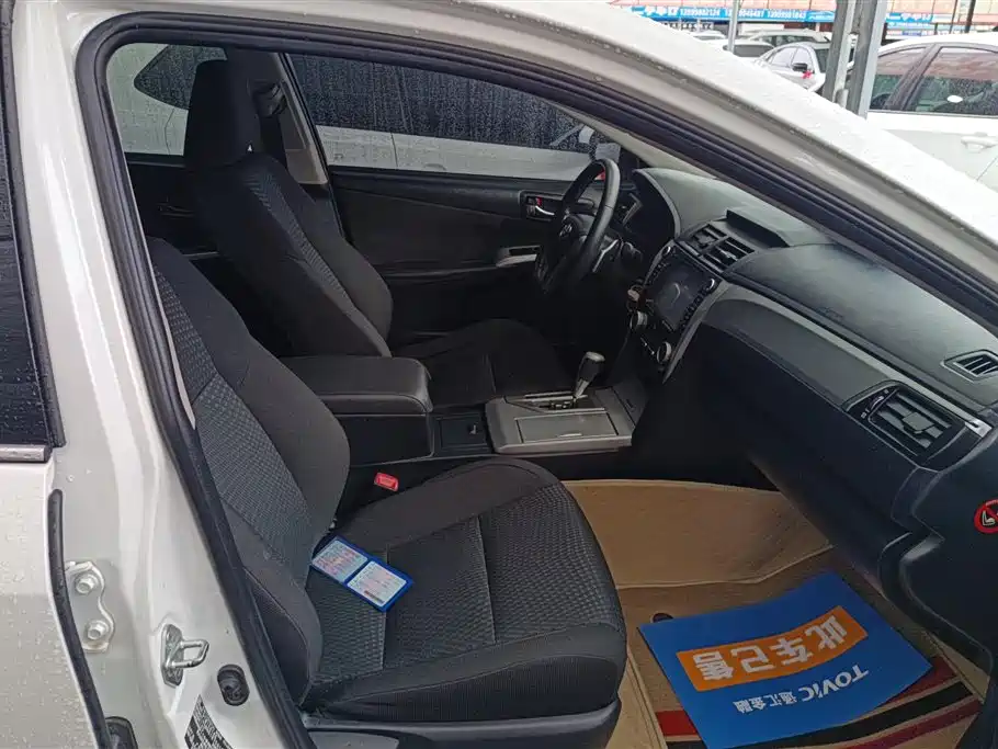 Toyota Camry 2013 2.0G Comfort фото 8
