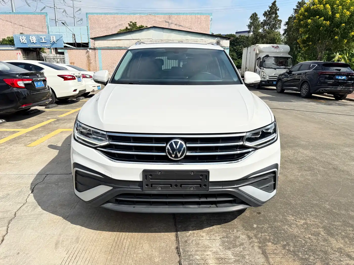 Volkswagen Tiguan L 2022 330TSI Auto 2WD R-Line Premium Edition фото 2