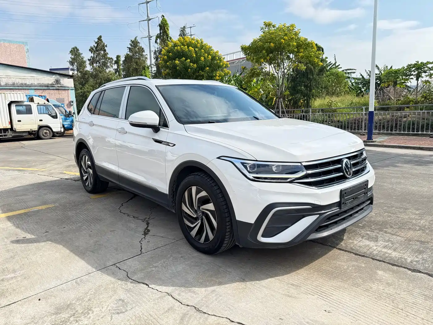 Volkswagen Tiguan L 2022 330TSI Auto 2WD R-Line Premium Edition фото 3