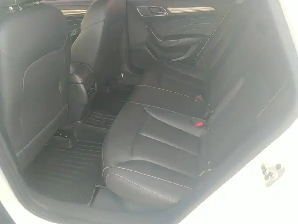 Roewe i6 2020 2020 PLUS 20T TST 4G Connected Glory Flagship Edition